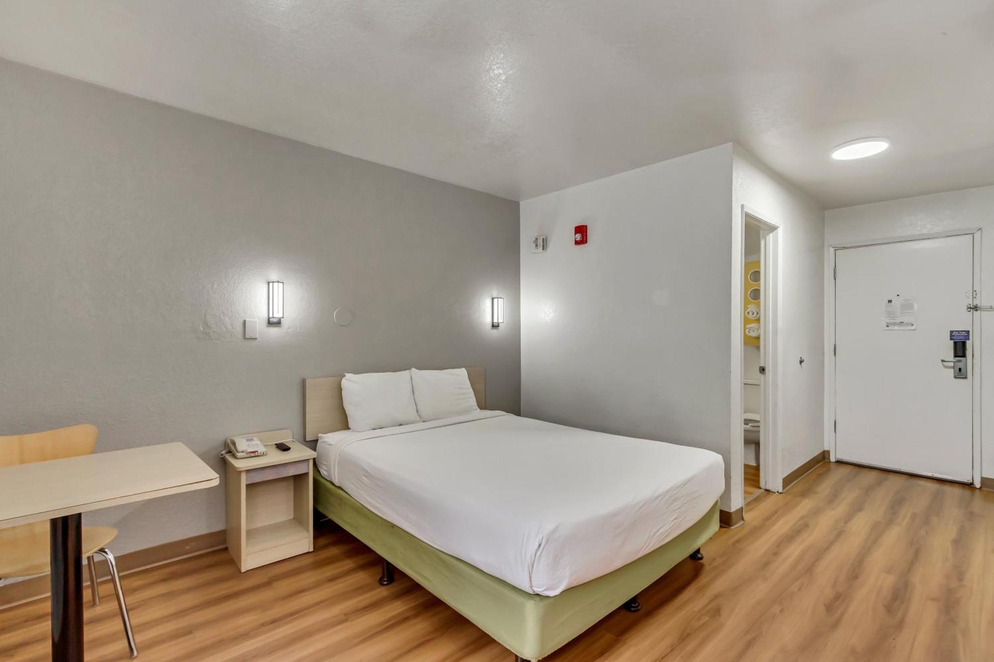 โมเทล 6 อ็อกเดน ยูทาห์-ดาวน์ทาวน์ Hotel ออกเดน ภายนอก รูปภาพ